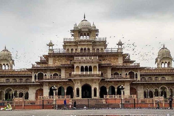Private Guided Cultural Day Tour of Jaipur - Afternoon shopping in Jaipur: what you can realistically find