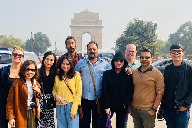 Private Guided Full Day Tour Of Old And New Delhi - Chandni Chowk via rickshaw: street energy with a built-in viewpoint