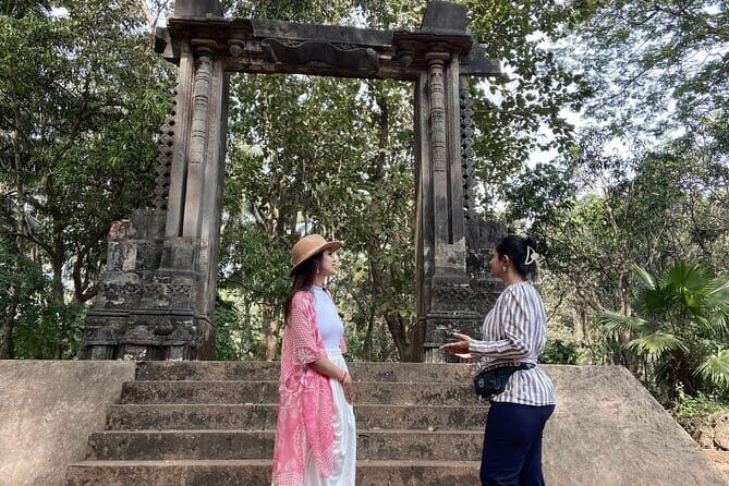 Private Guided Heritage Walking Tour in Goa - Where Old Goa starts: Viceroy’s Arch and the 10:30 plan