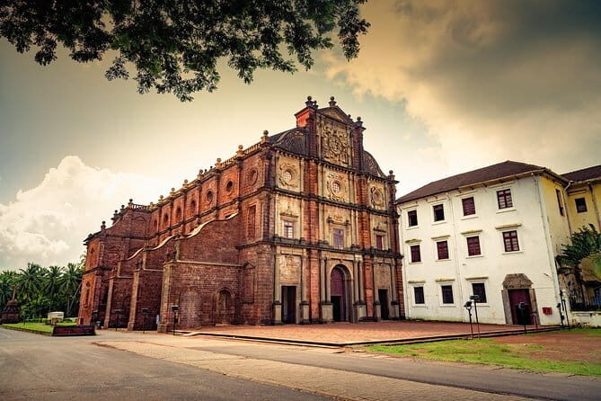 Private Guided Heritage Walking Tour in Goa - Stop 5: Archaeological Museum of Goa—artifacts and colonial portraits