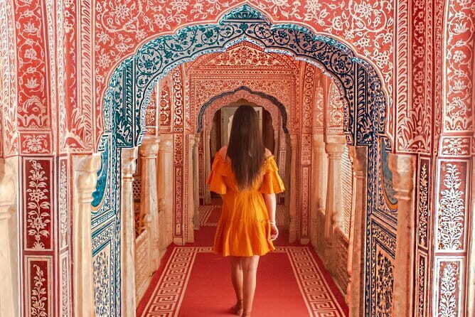 Private Guided Same Day Jaipur Tour From Delhi By Car - Hawa Mahal: the Palace of Breeze and its jharokhas