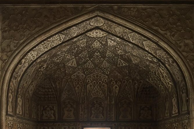 Private Indian Traditional tour of Taj Mahal - Price and value: what $365 per group really buys