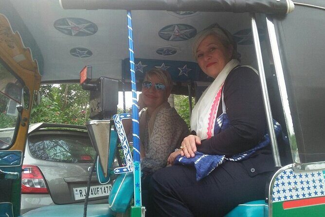 Private Jaipur City Full-Day Tour with a Tuk Tuk Ride - Albert Hall Museum: a cool, indoor-style stop in Ram Niwas Garden