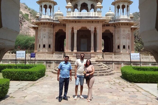Private Jaipur City Sightseeing Tour from Delhi by Car - City Palace and Jantar Mantar: Two Different Kinds of Royal Genius