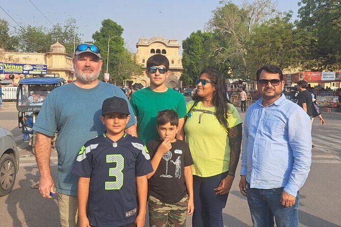 Private Jaipur Day Tour from Delhi- All Inclusive - The guide experience: live context in English, German, and Spanish