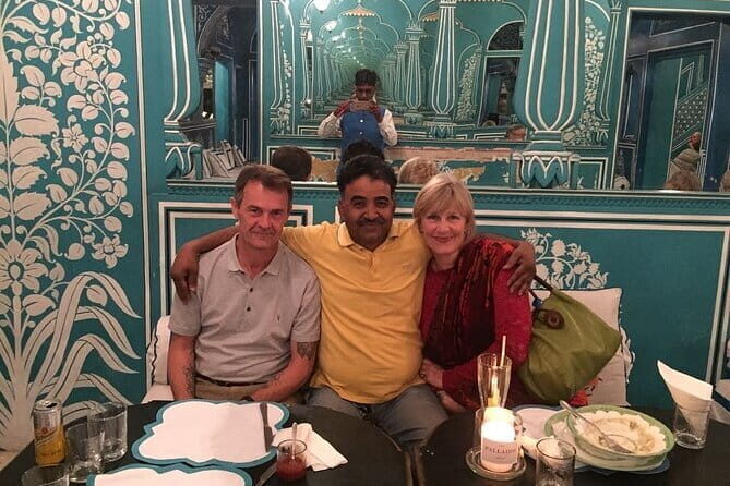 Private Jaipur Sightseeing Tour with Car and Guide - Jantar Mantar and City Palace: from measuring time to royal power