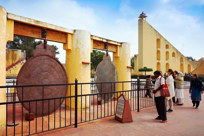 Private Jaipur Tour by Express Train from Delhi - Jal Mahal on Man Sagar Lake: quick peace, strong visuals