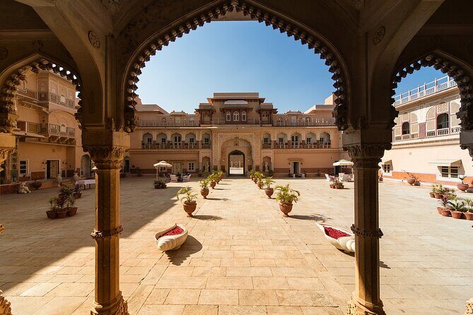 Private Jaipur Tour Package with Flexible Booking Options - Panna Meena ka Kund: A Stepwell That Feels Like Architecture With a Purpose