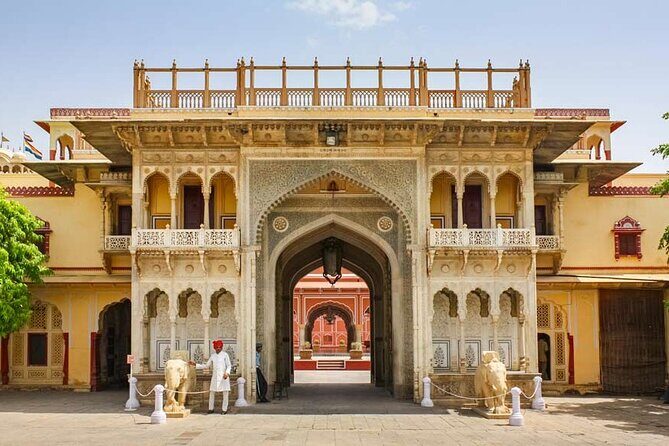 Private Jaipur Tour Package with Flexible Booking Options - City Palace: Royal Power, Museums, and Courtyards in One Hour