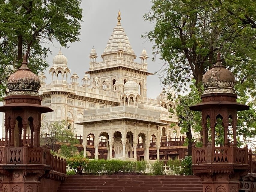 Private Jodhpur Blue City Tour with Hotel Pickup and Dropoff - Food and Drinks Included: Small Comforts That Make the Day Easier