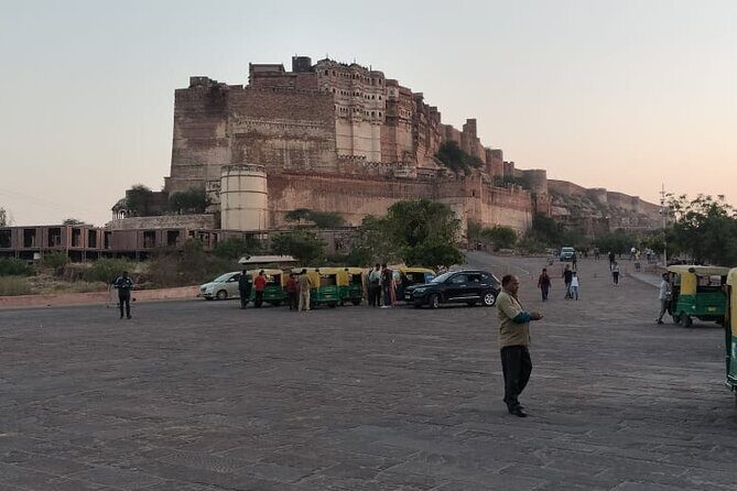 Private Jodhpur Full Day City Sightseeing Tour By Tuk Tuk - Why a private tuk-tuk works so well in Jodhpur’s tight streets