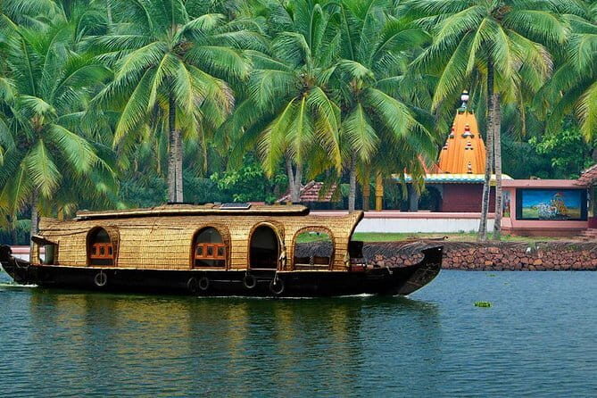 Private Kerala Backwater Houseboat Day Cruise with Lunch from Cochin - Lunch, tea, and snacks onboard: how the meal fits the experience