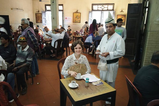 Private Kolkata Custom Tour 2 Days: Flower Market, Mother House - Malik Ghat Flower Market and Howrah Bridge: the Hooghly morning mood