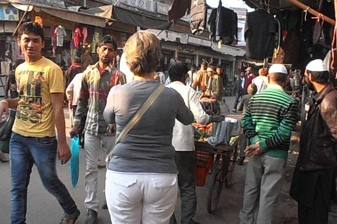 Private Luxurious Overnight Taj Mahal Tour With Agra Walks - Price and Value: What $390 Actually Covers