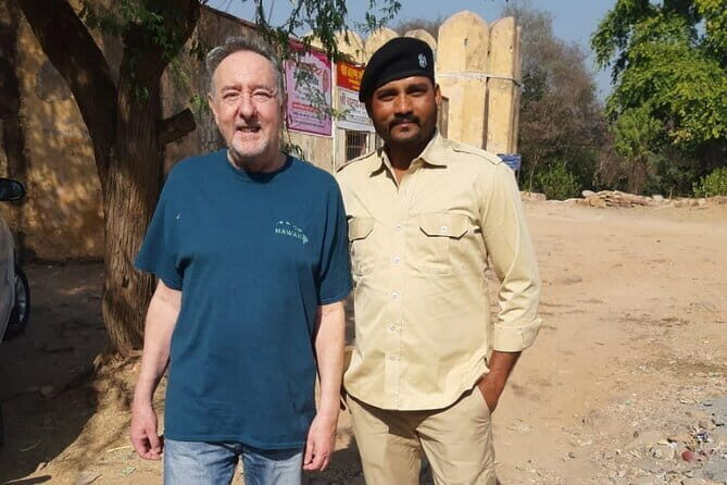 Private Luxury Same Day Agra Sightseeing Tour from Delhi - Comfort and Control: Car, Water, and the Small Things That Matter