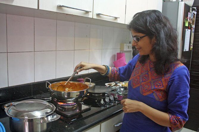 Private Market Tour and Vegan Indian Cooking Demo in Andheri West Mumbai - Who should book this (and who should not)