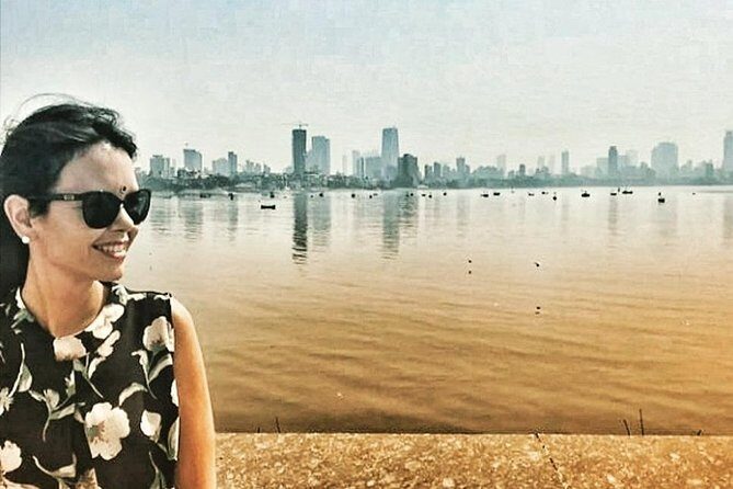 PRIVATE Mumbai Full Day Tour in Premium Car/Bus/Moped with GUIDE - Kala Ghoda’s art hub: galleries, museum, and library time