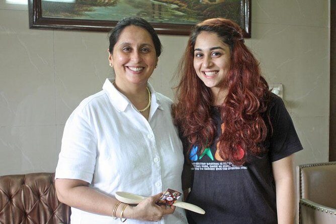 Private Mumbai Home Cooking Lesson and Grant Road Market Tour - Meeting Mahrukh in South Mumbai: the cozy start that sets the tone
