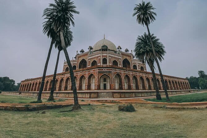 Private Old and New Delhi Full-Day Guided Tour - Key highlights at a glance