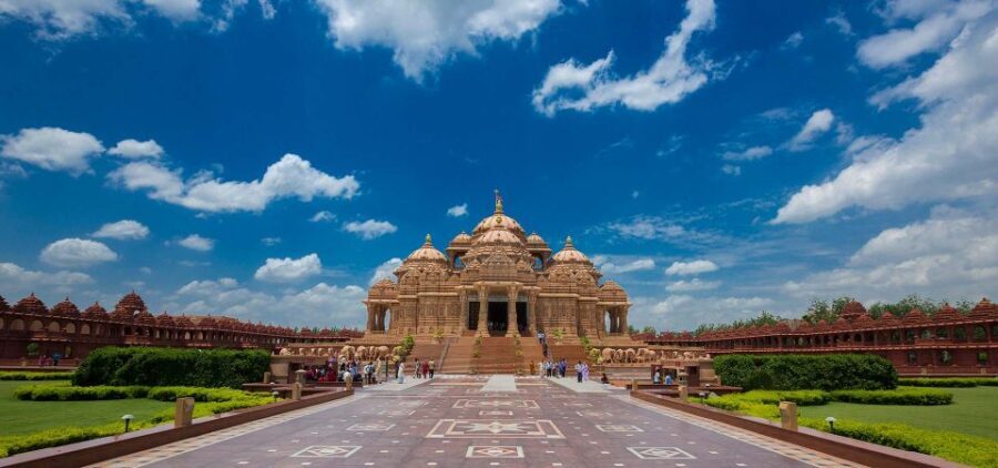 Private Old & New Delhi Tour with Monument Ticket and Lunch - Akshardham Temple and the Red Fort Drive Pass: What You See and What You Miss