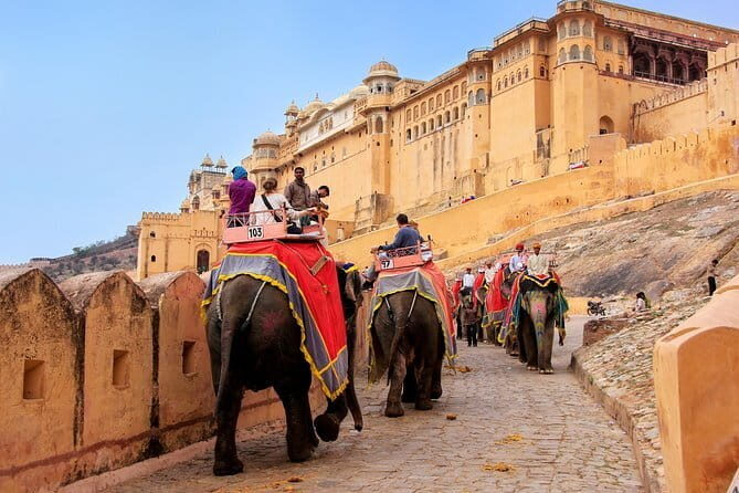 Private Overnight Jaipur City Tour from Delhi - Day 1 in Jaipur: Jaigarh Fort, Jal Mahal, and Amber-area temples