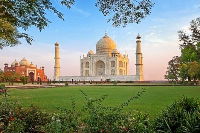 Private Same Day Tour To Taj Mahal From Delhi By Car - Private car plus real guidance: why this day trip feels efficient