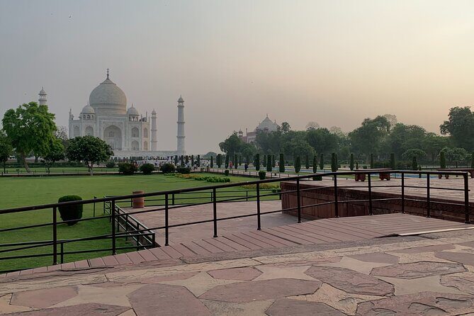 Private Sunrise Taj Mahal and Agra Fort Tour From Delhi To Agra- by AC Car - Price and value: what $15 per person means here