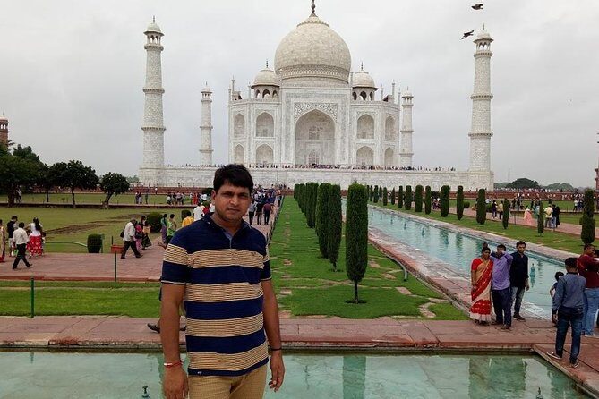 Private Taj Mahal Agra Day Tour by Car from Delhi - Taj Mahal at the center of the day