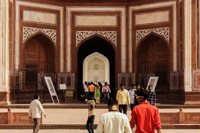 Private Taj Mahal & Agra Fort Guided Tour from Delhi - Agra Fort in 2 hours: Mughal power after the capital shifted