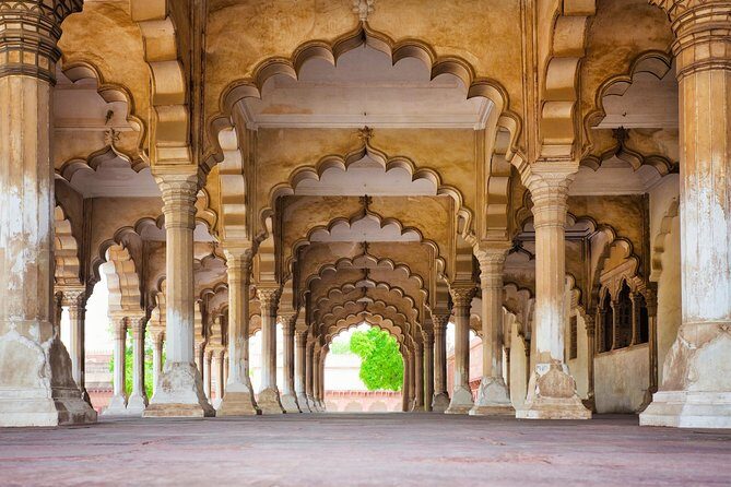Private Taj Mahal and Fatehpur Sikri Tour From Delhi with Lunch - The DoubleTree by Hilton lunch stop: a real break, not just food
