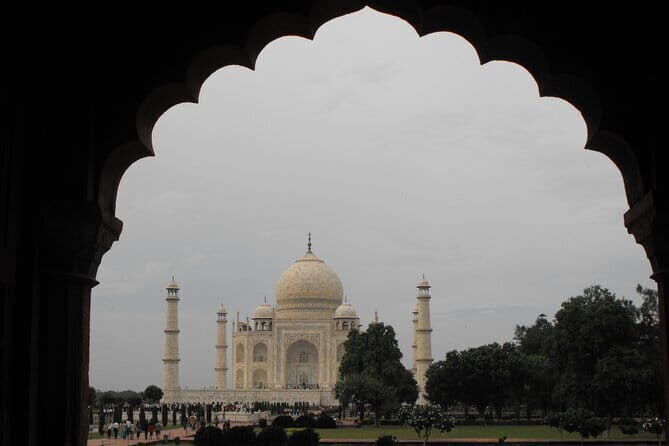 Private Taj Mahal And Monuments Tour From Jaipur By Car - Key things that make this tour work