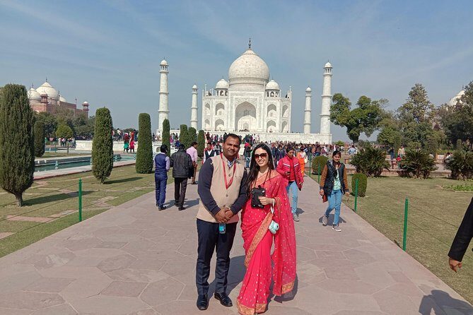 Private Taj Mahal Sunrise Day Trip From Delhi - Agra Fort: Akbar’s 1565 stronghold in a focused 1 hour 15 minutes