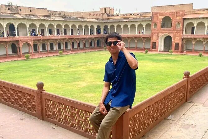 Private Taj Mahal Tour From Delhi - Agra Fort: Red-Stone Power and What to Look For