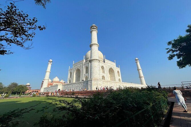 Private Taj Mahal Tour from Delhi By Gatiman Express Train - Morning pickup in Delhi: getting to Hazrat Nizamuddin fast