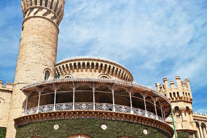 Private Tour: Bangalore City Tour Including LalBagh & Tipu Palace - Getting Started at 9:00 am: Pickup, Private Vehicle, and Timing Reality