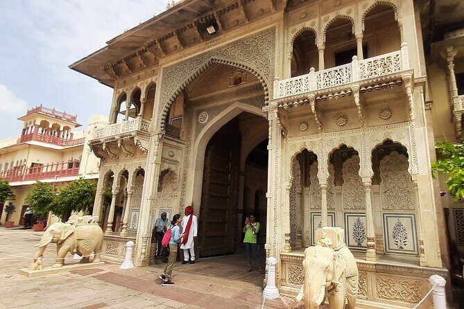 Private tour of Jaipur with Driver and Guide - Hawa Mahal: The 30-Minute Wind Palace Playbook