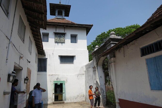 Private Tour of Jewish Synagogues in Cochin - What to wear, bring, and expect inside synagogues