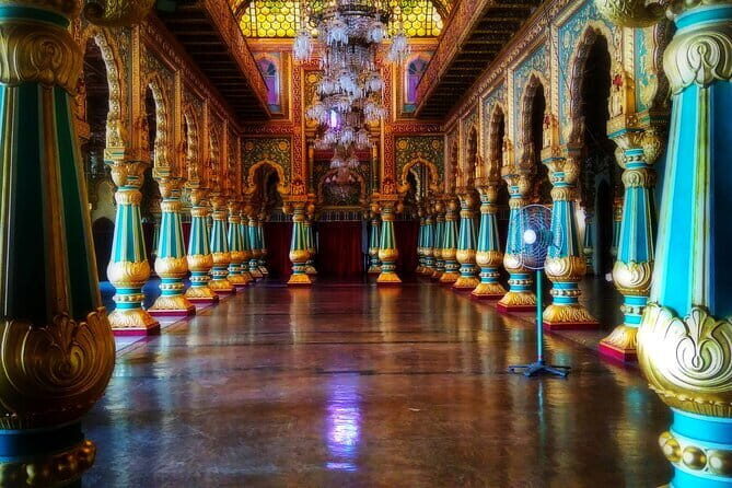 Private tour of Mysore by tourism ministry approved company - Devaraja market: where Mysore smells like real life