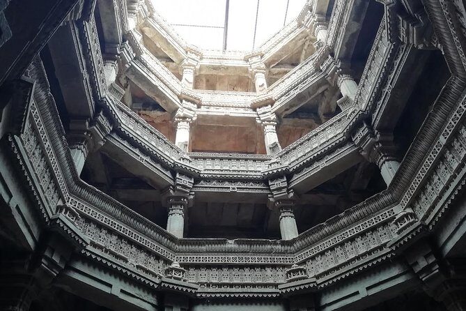 Private Tour of Step well, Modhera Sun Temple & Patola saree weaving by car - Who should book this tour, and who should skip it