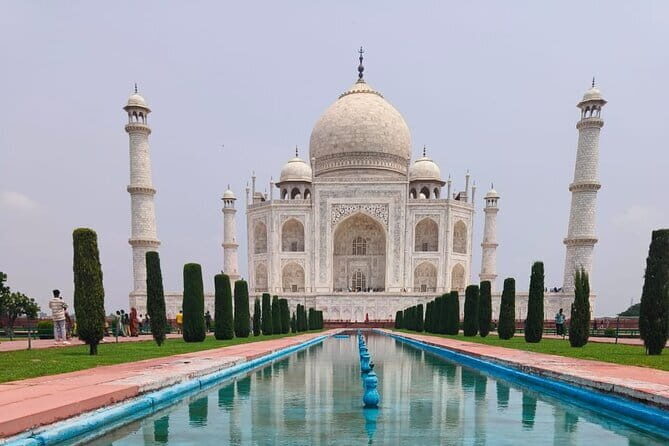 Private Tour of Taj Mahal, Agra Fort & Baby Taj with Agra Pick-up - Crowd management and timing: the difference between rushed and remembered