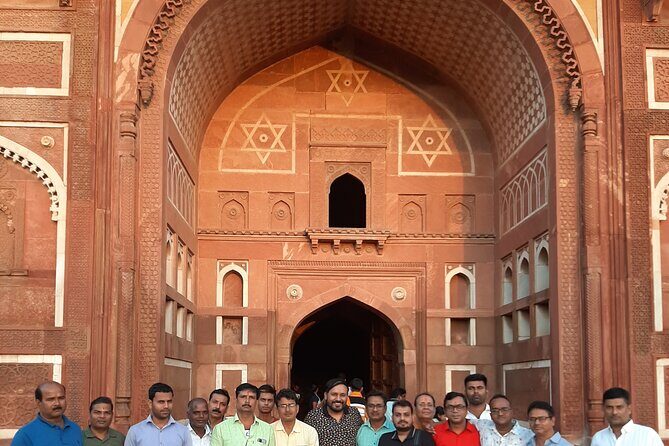 Private Tour of Taj mahal and Agra Fort with Guide & Entry Ticket - Getting there: pickup costs and a smart transport plan
