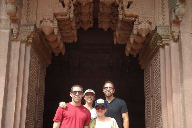 Private Tour of Taj mahal and Agra Fort with Guide & Entry Ticket - Taj Mahal in real-world visiting time: 2 hours with a guide