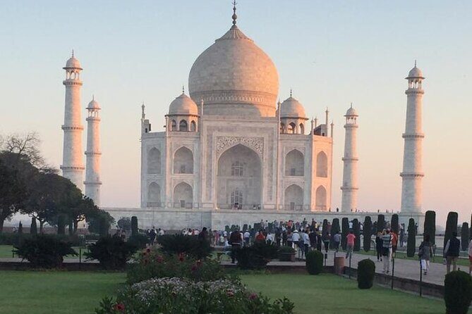 Private Tour Of Taj Mahal At Sunrise - Entering the Taj Mahal at sunrise: what the visit is really like