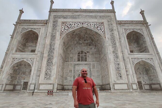 Private Tour of Taj Mahal from Delhi by Chauffeured Car - Agra Fort with a guide: Mughal power after Shah Jahan
