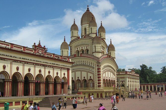 Private Tour Places of Worship in Kolkata including Mother House - Belur Math: a quieter pause and a different spiritual lens