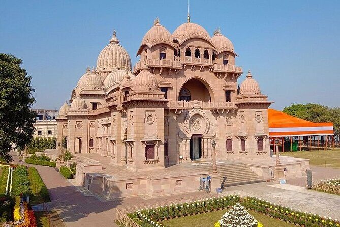 Private Tour Places of Worship in Kolkata including Mother House - Mother House and Mother Teresa’s tomb: what this stop really asks of you