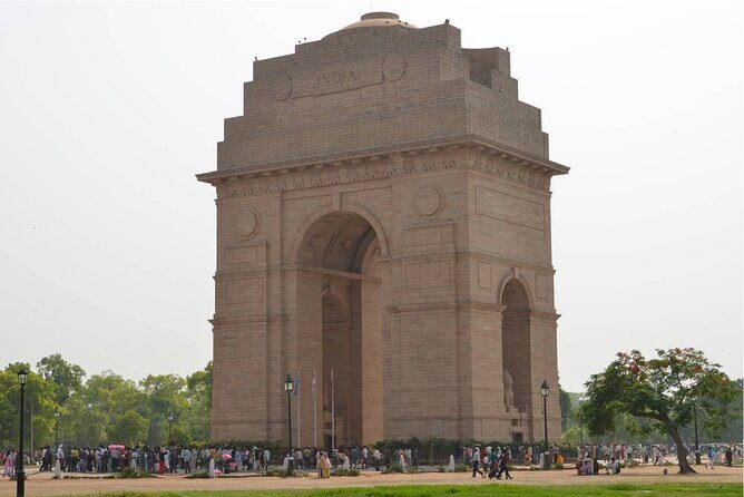 Private Tour, The Portraits of Old and New Delhi with Pickup Included - Jama Masjid and Gurudwara Bangla Sahib: two places to see faith in action