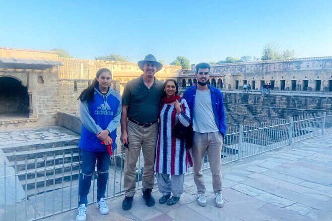 Private Transfer Agra To Jaipur Via Fatehpur Sikri & Chand Baori, Step Well - Fatehpur Sikri: Buland Darwaza and the value of a guide