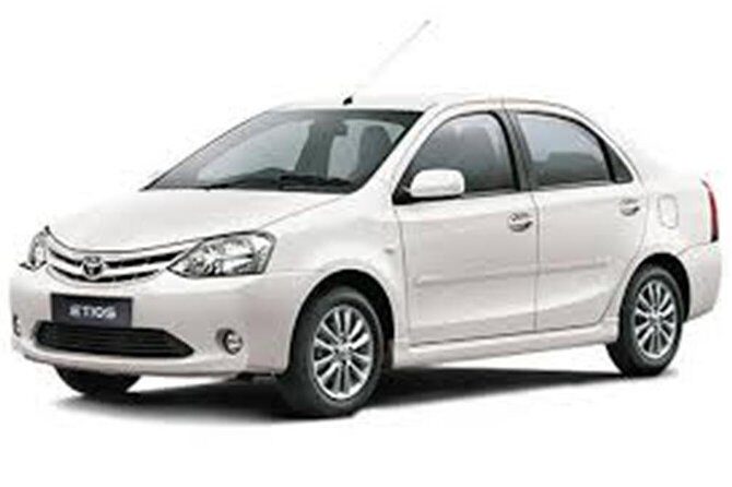 Private Transfer : Agra to New Delhi Airport BY Car - The Yamuna Expressway drive: comfort, timing, and the one stop you’ll appreciate