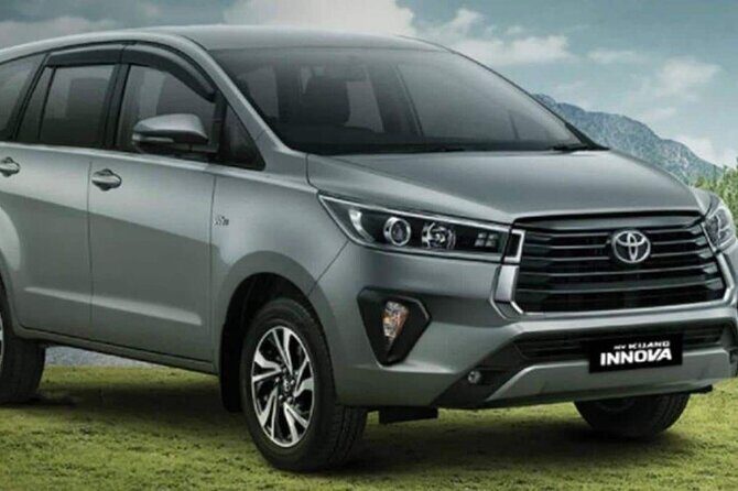 Private Transfer From Agra to Delhi By Car - Choosing the right car: sedan, SUV, or minibus